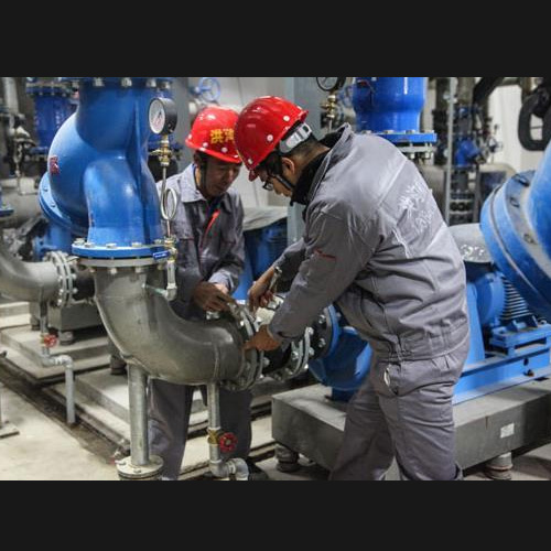 连云港工厂设备维修现场